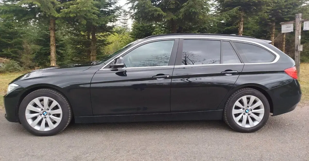 Gebraucht BMW 330 258 PS (189 kW) 2013 Schwarz Kombi