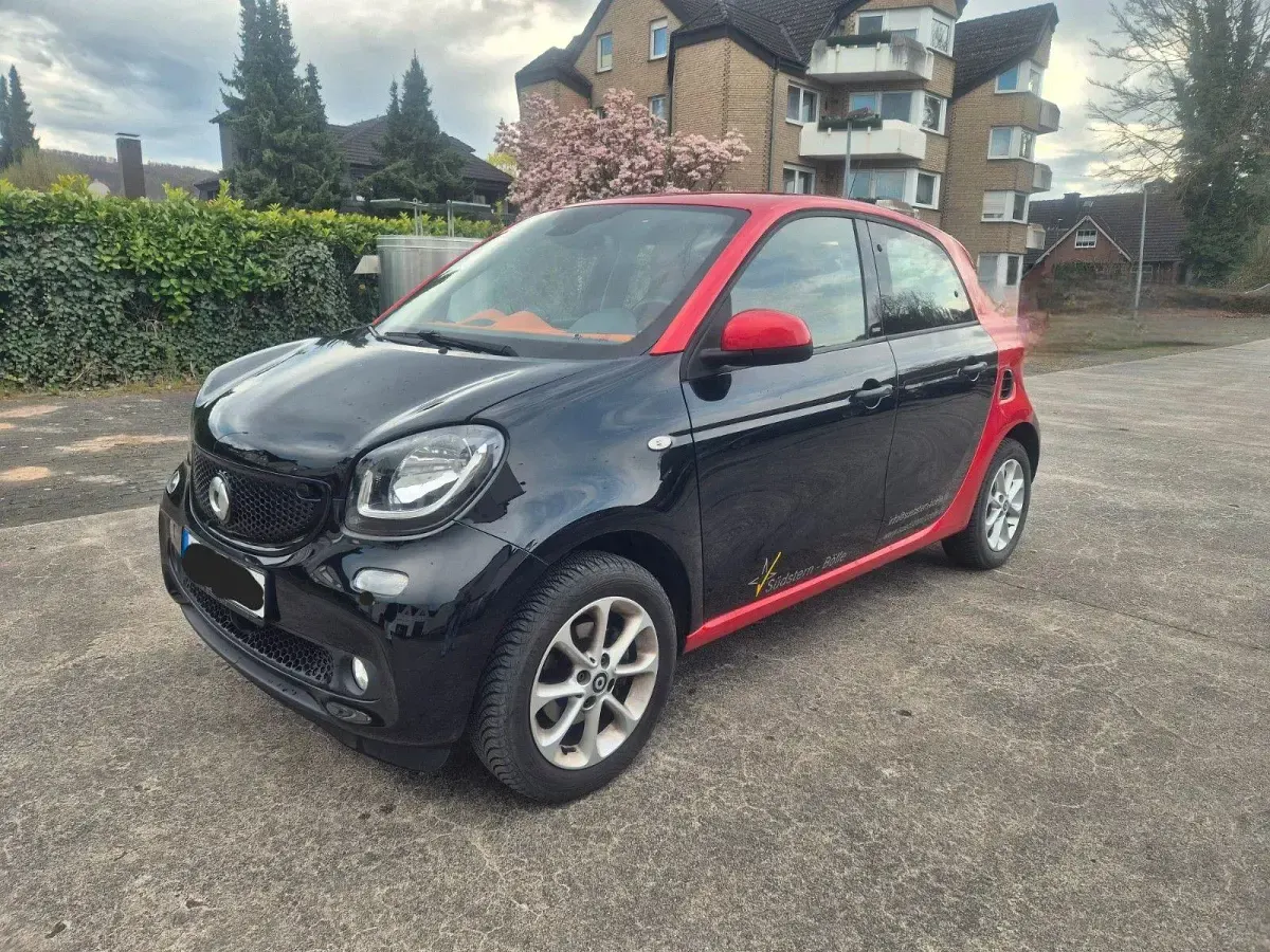 Gebraucht Smart ForFour 90 PS (66 kW) 2019 Schwarz Kleinwagen