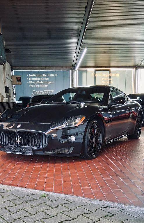 Schwarz Gebraucht 2009 Maserati Granturismo Coupé | 44.900 € (Teuer) - Bild 1/4
