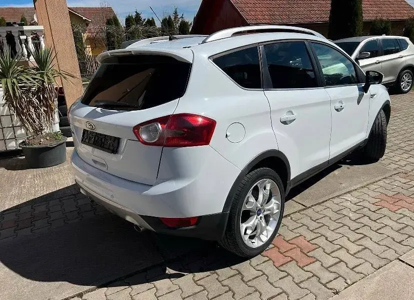 Gebraucht Ford Kuga 163 PS (119 kW) 2011 Weiß SUV