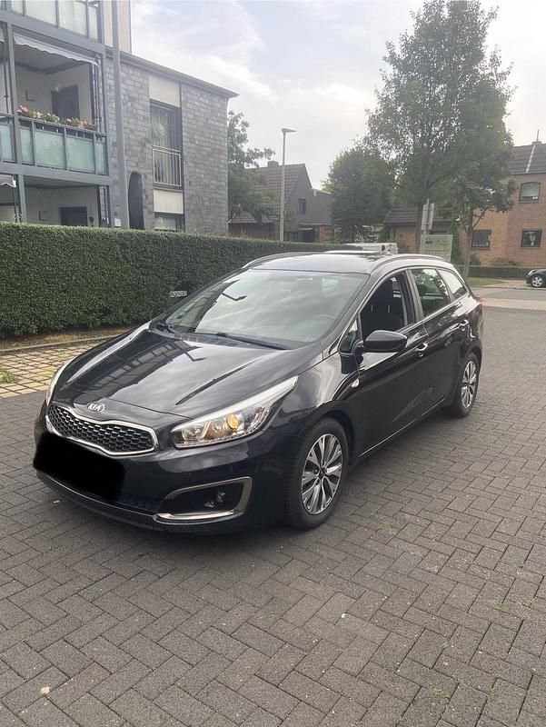 Gebraucht 2018 Kia Ceed Sportswagon Kombi | 8.490 € (Superpreis) - Bild 1/4