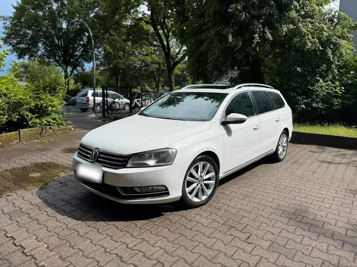Gebraucht VW Passat 140 PS (102 kW) 2011 Weiß Kombi