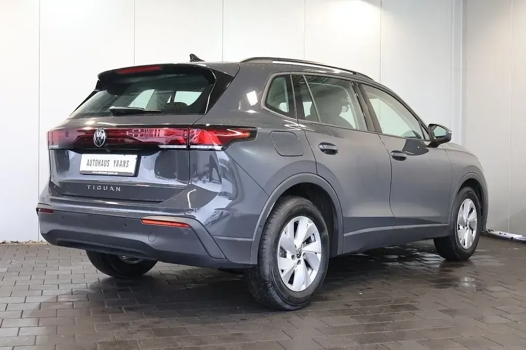 Gebraucht VW Tiguan 150 PS (110 kW) 2024 Grau SUV