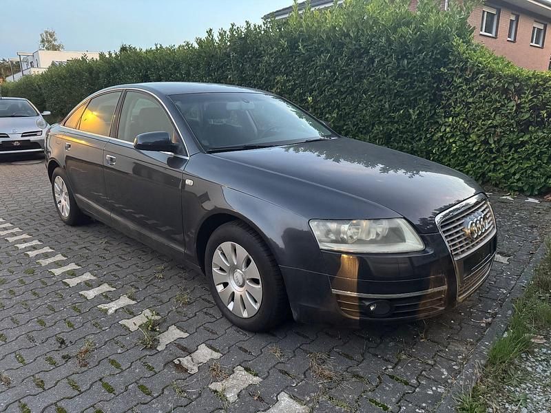 Grau Gebraucht 2004 Audi A6 Limousine | 1.790 € (Superpreis) - Bild 1/4