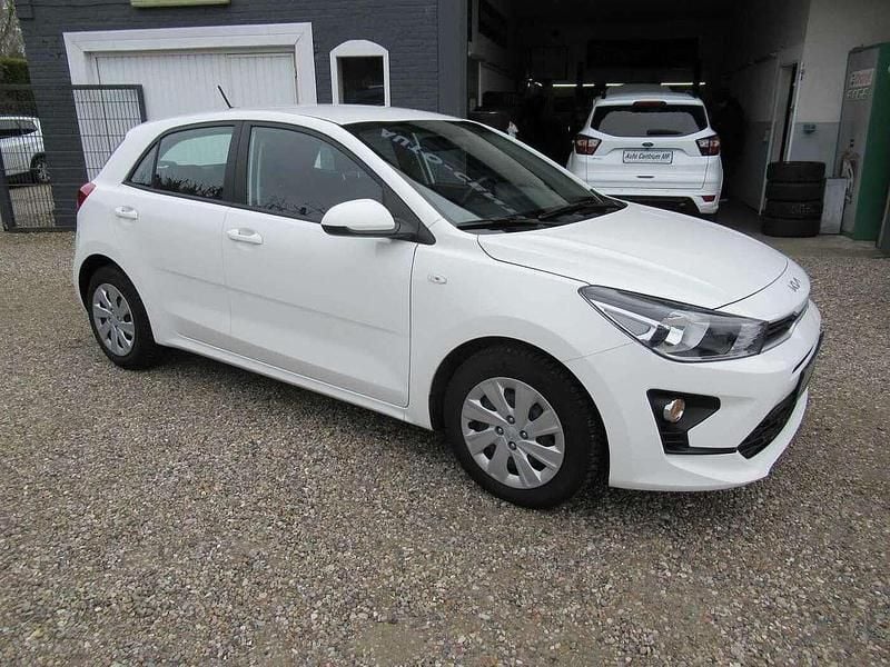 Gebraucht Kia Rio 83 PS (61 kW) 2022 Weiß Limousine
