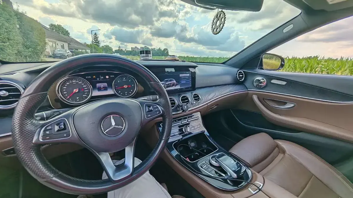 Gebraucht Mercedes E220 194 PS (142 kW) 2017 Kombi