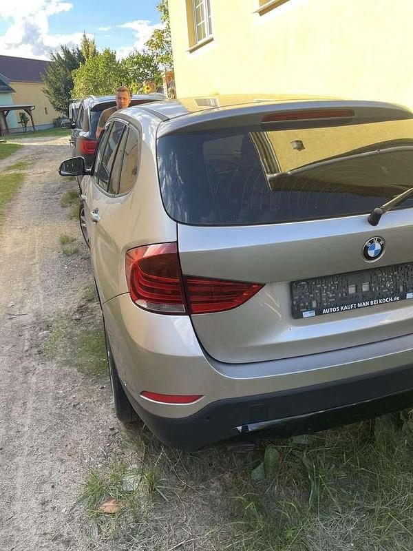 Grau Gebraucht 2012 BMW X1 Sport Line SUV | 8.999 € (Fairer Preis) - Bild 1/4