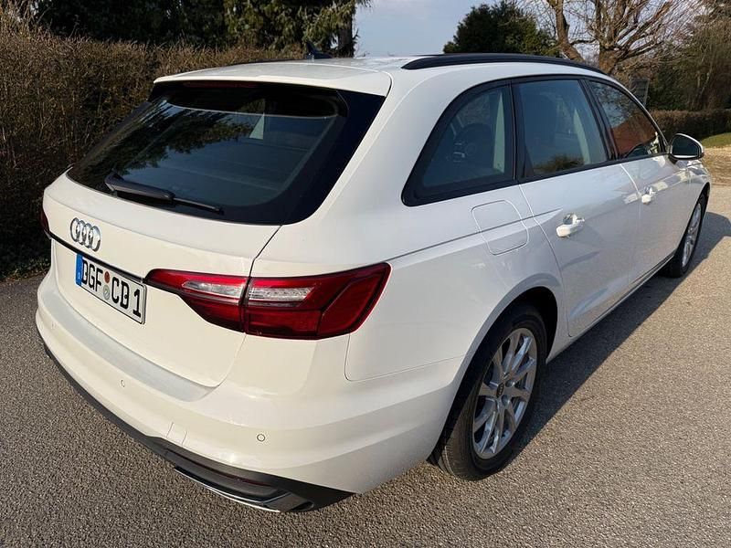 Gebraucht Audi A4 Sport 204 PS (150 kW) 2023 Weiß Kombi