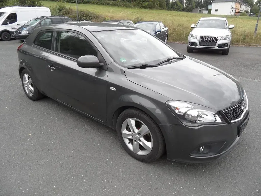 Gebraucht Kia Ceed 116 PS (85 kW) 2012 Braun Kleinwagen