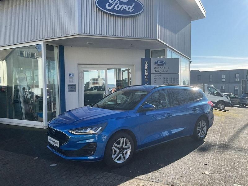 Gebraucht Ford Focus Cool & Connect 101 PS (74 kW) 2022 Dynamic blau metallic blau Kombi