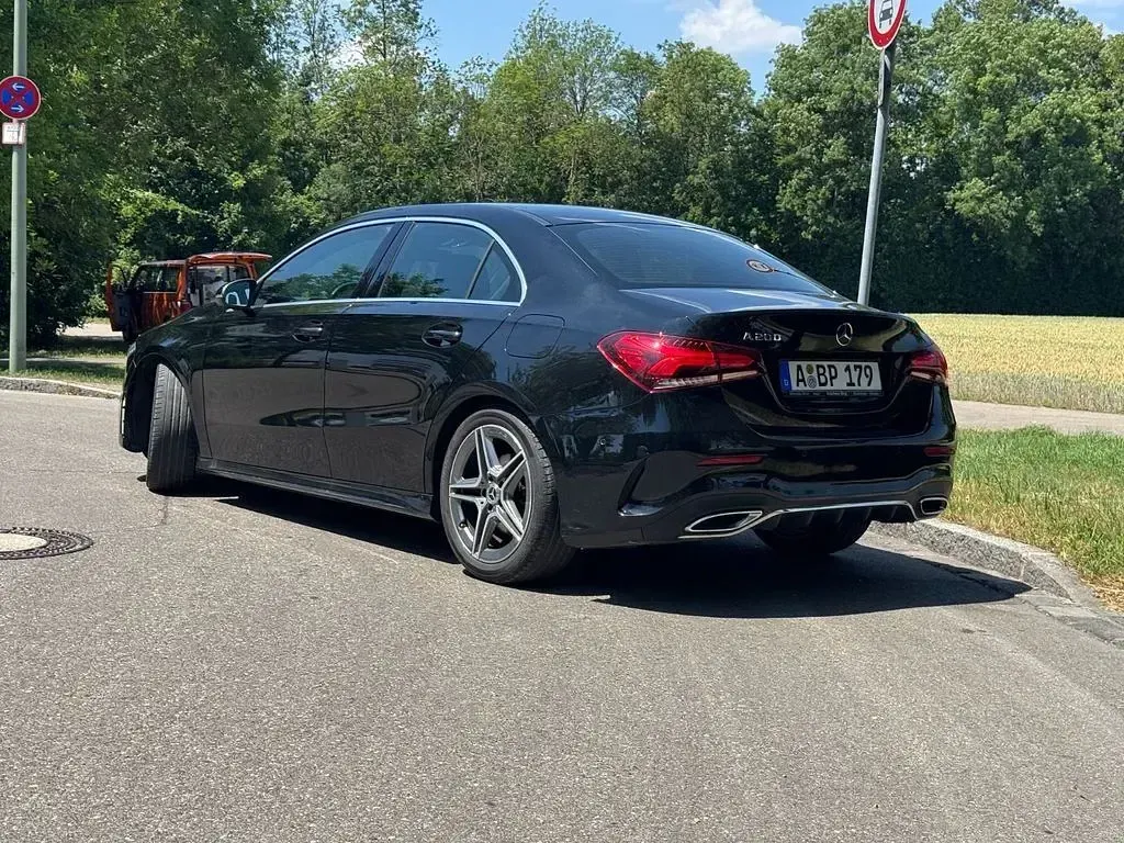 Gebraucht Mercedes A200 163 PS (119 kW) 2019 Schwarz Limousine