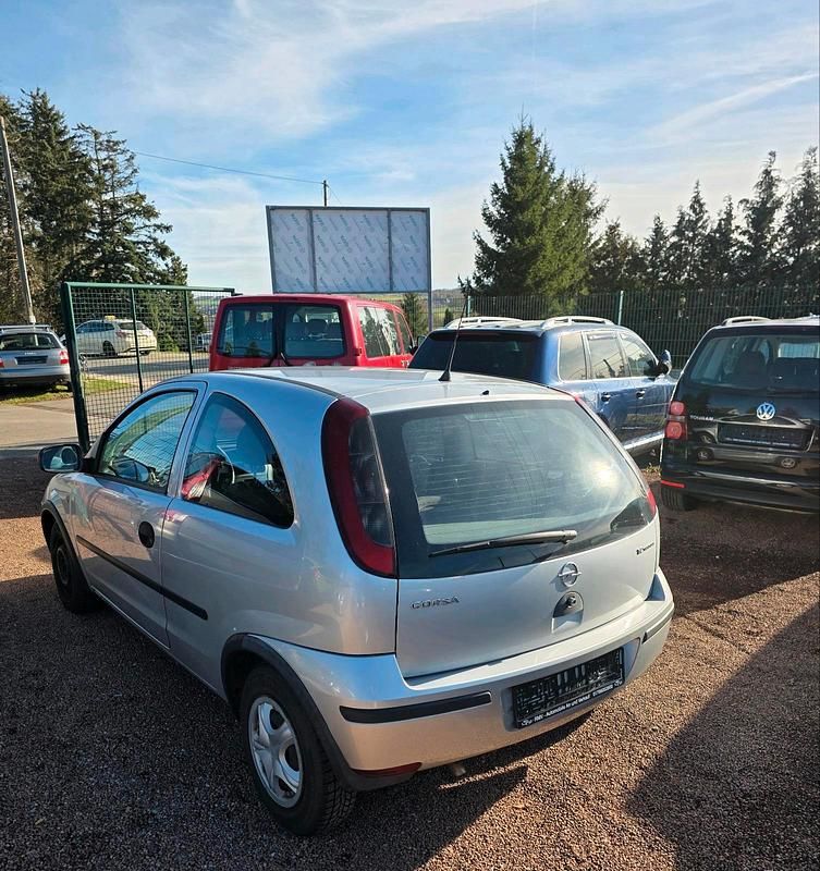 Gebraucht Opel Corsa 80 PS (58 kW) 2005 Silber Limousine