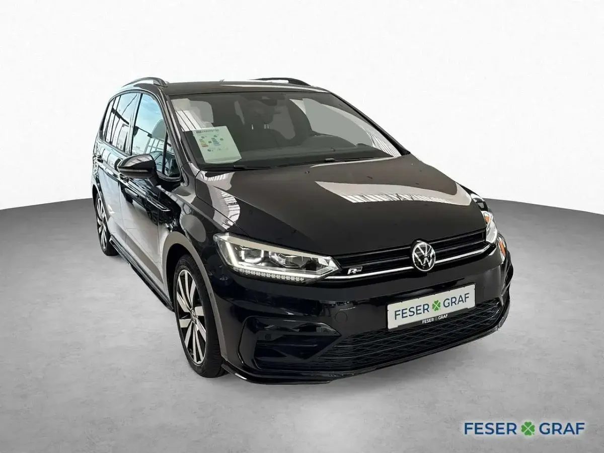 Gebraucht VW Touran Highline 150 PS (110 kW) 2025 Deep black perleffekt Van / Kleinbus