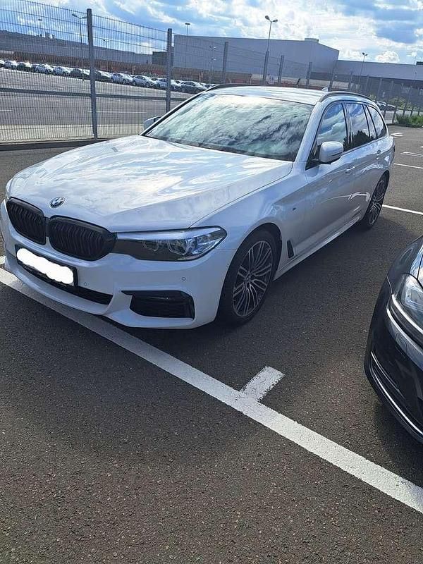 Gebraucht BMW 530 M Sport 265 PS (194 kW) 2020 Weiß Kombi