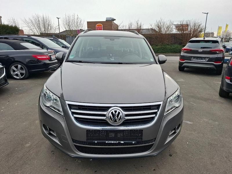Gebraucht VW Tiguan Trendline 122 PS (89 kW) 2011 Grau SUV