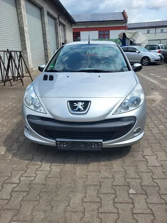 Gebraucht Peugeot 206 60 PS (44 kW) 2009 Silber Limousine