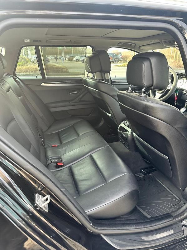 Gebraucht BMW 525 18 PS (13 kW) 2012 Schwarz Kombi