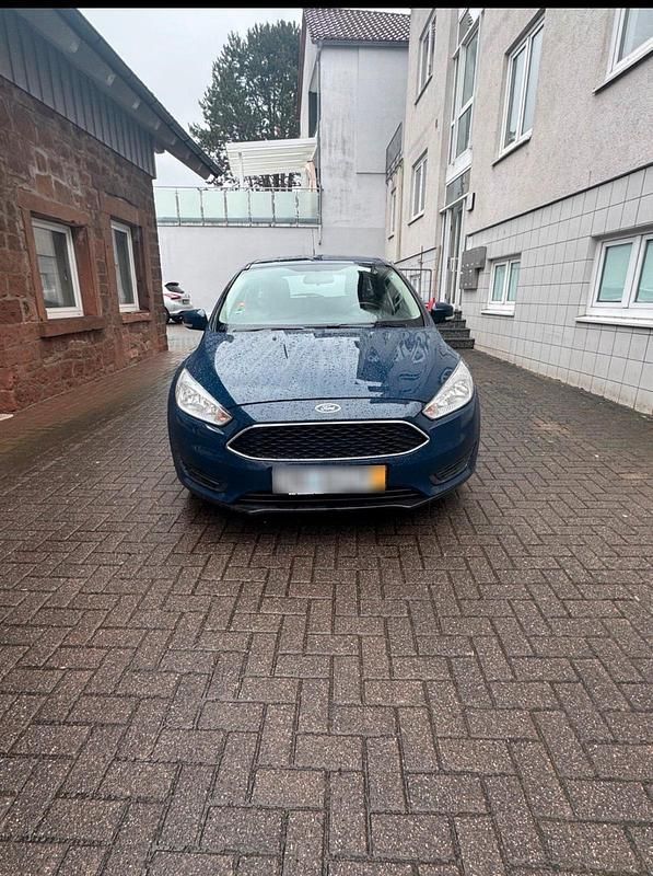 Gebraucht Ford Focus 125 PS (91 kW) 2017 Blau Kombi