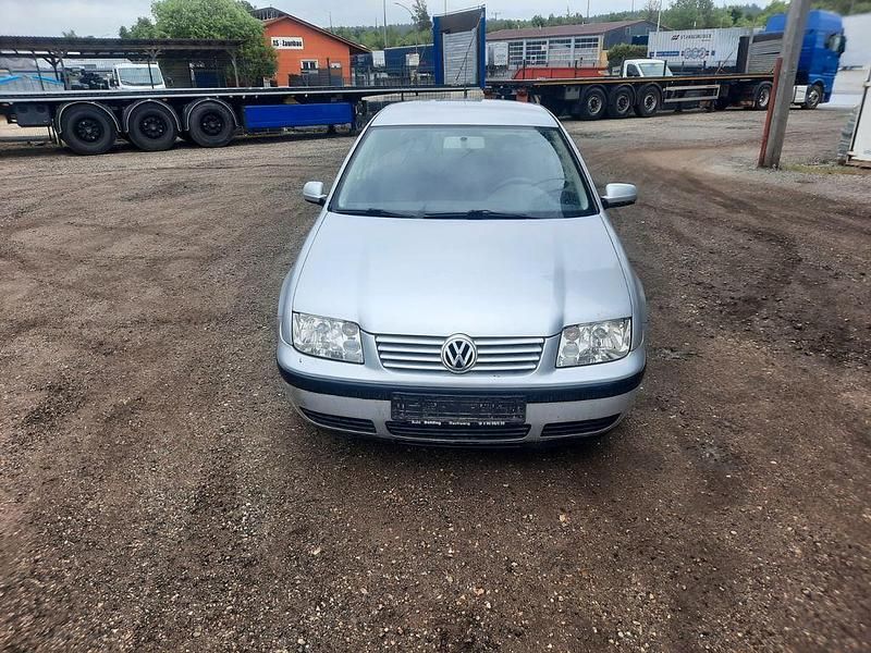 Gebraucht VW Bora 90 PS (66 kW) 1999 Silber Limousine