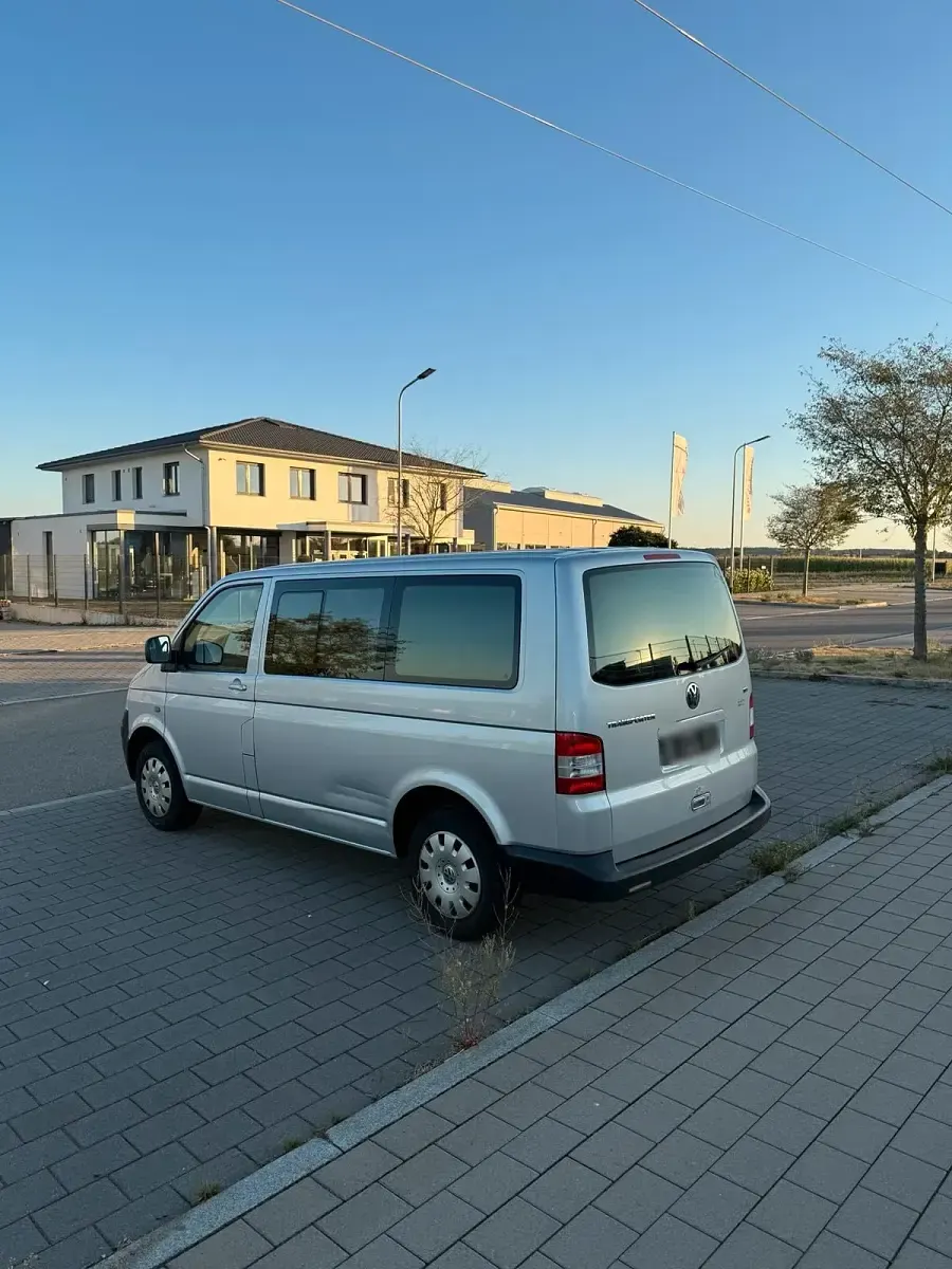 Gebraucht VW Caravelle 131 PS (96 kW) 2009 Silber Van