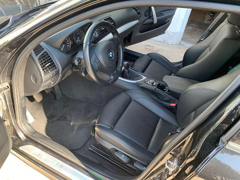 Gebraucht BMW 118 Performance 143 PS (105 kW) 2011 Schwarz Kleinwagen