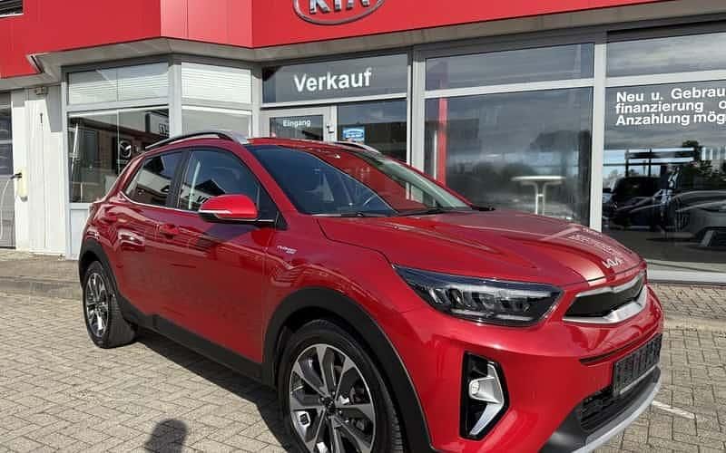 Rot Gebraucht 2022 Kia Stonic Platinum SUV | 19.990 € (Teuer) - Bild 1/4