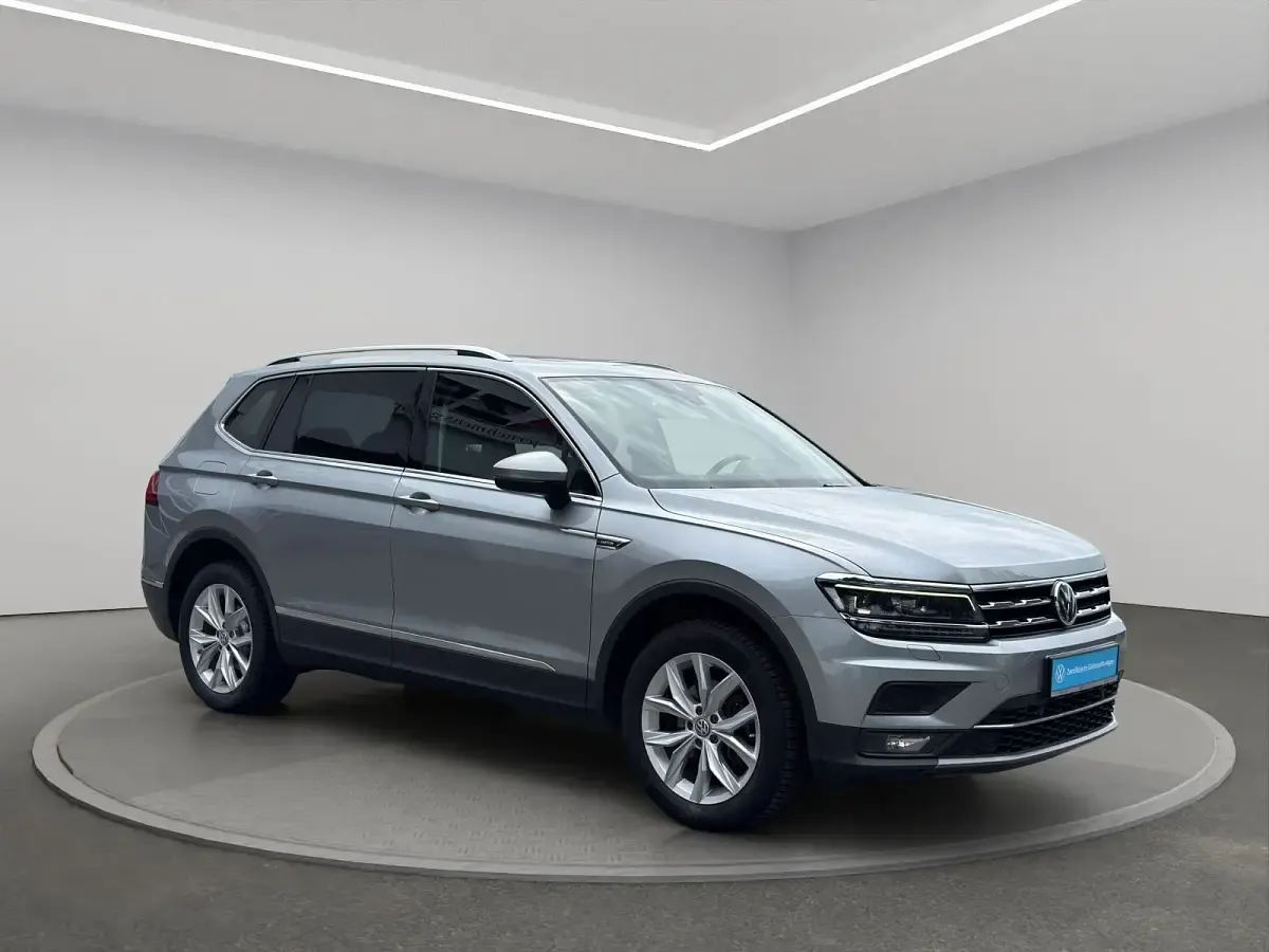 Gebraucht VW Tiguan Allspace Highline 150 PS (110 kW) 2019 Pyritsilber metallic SUV