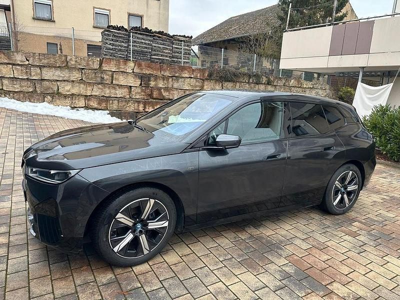 Gebraucht BMW iX Performance 455 kW (619 PS) 2023 Schwarz SUV