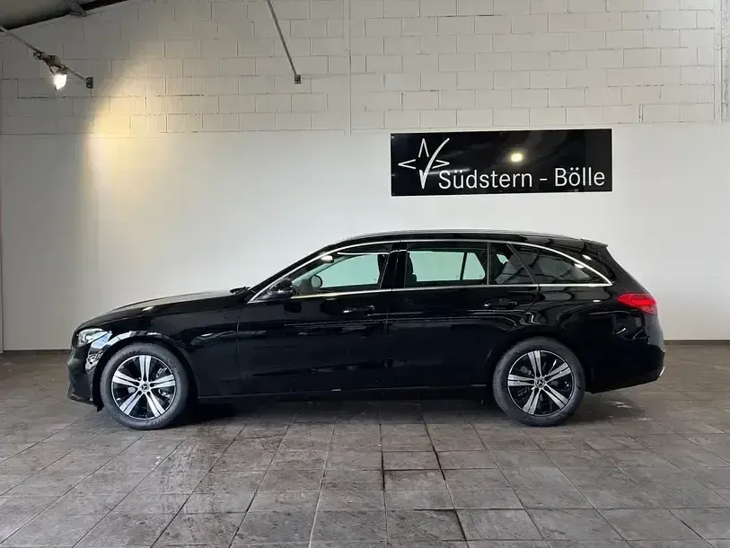 Gebraucht Mercedes C200 Avantgarde 163 PS (119 kW) 2026 Schwarz Limousine