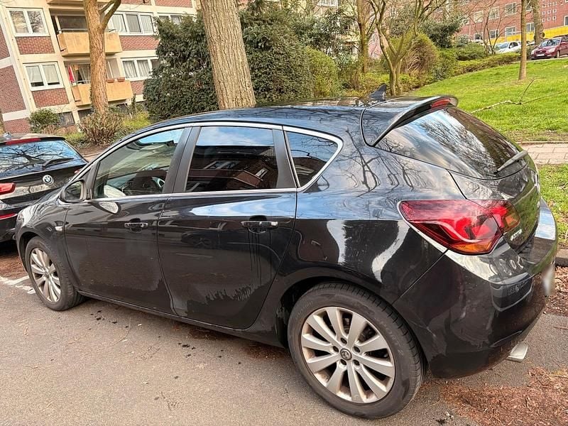 Gebraucht Opel Astra 180 PS (132 kW) 2012 Schwarz Limousine