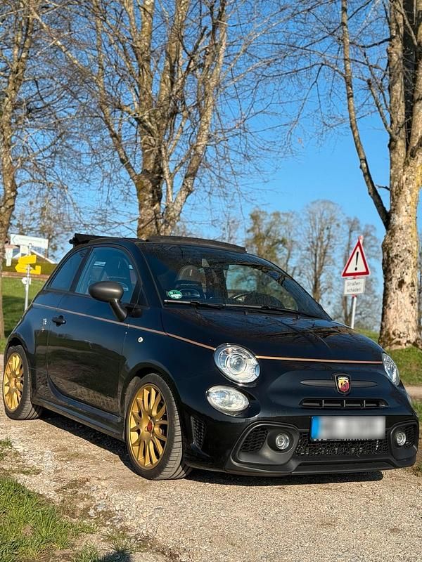 Usado Abarth 595C 165 HP (121 kW) 2020 Preto Cabrios