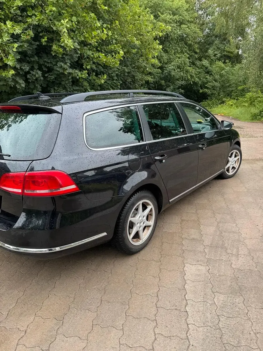 Gebraucht VW Passat 140 PS (102 kW) 2012 Schwarz Kombi