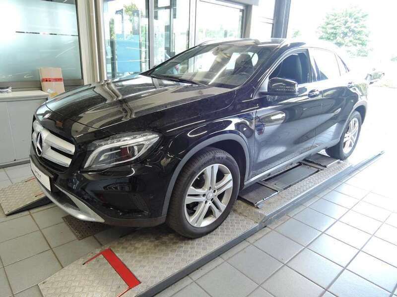 Unilack nachtschwarz Gebraucht 2017 Mercedes GLA220 SUV | 21.310 € (Fairer Preis) - Bild 1/3