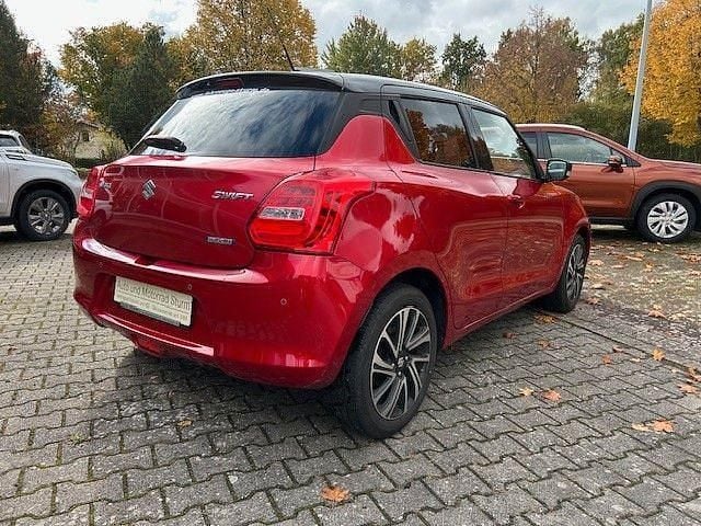 Gebraucht Suzuki Swift Comfort+ 83 PS (61 kW) 2022 Rot Kleinwagen