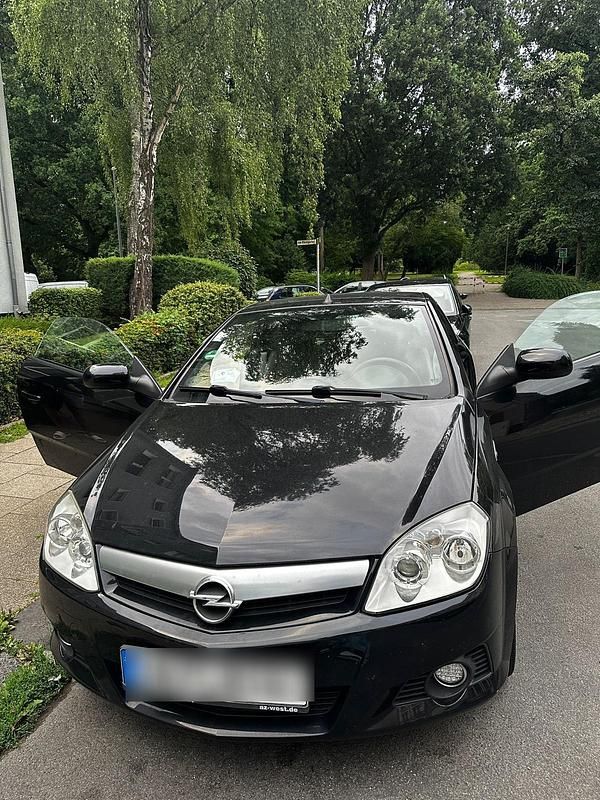 Schwarz Gebraucht 2006 Opel Tigra Cabrio | 1.500 € (Guter Preis) - Bild 1/4