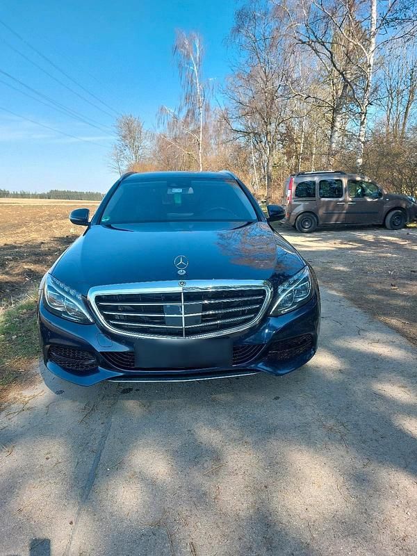 Gebraucht Mercedes C250 204 PS (150 kW) 2018 Blau Kombi