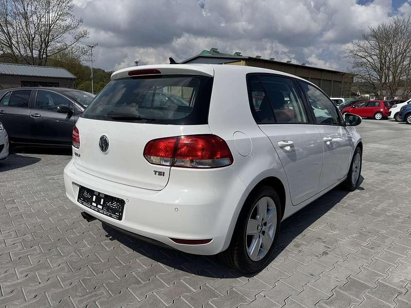 Gebraucht VW Golf VI Comfortline 122 PS (89 kW) 2010 Candyweiß Kleinwagen