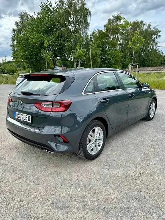 Gebraucht Kia Ceed Vision 140 PS (102 kW) 2020 Grau Kleinwagen