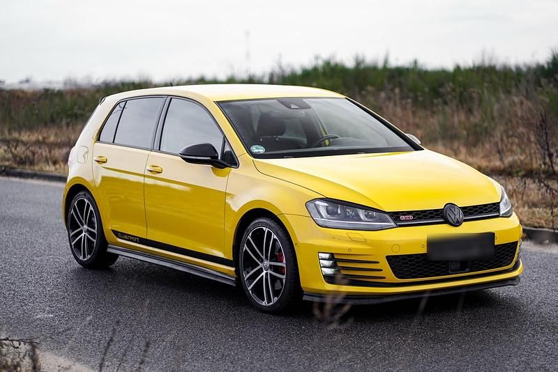 Gebraucht VW Golf VII Active 184 PS (135 kW) 2015 Gelb Limousine