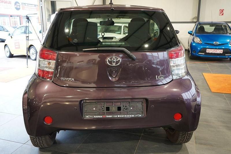 Gebraucht Toyota iQ 68 PS (50 kW) 2009 Violet Kleinwagen