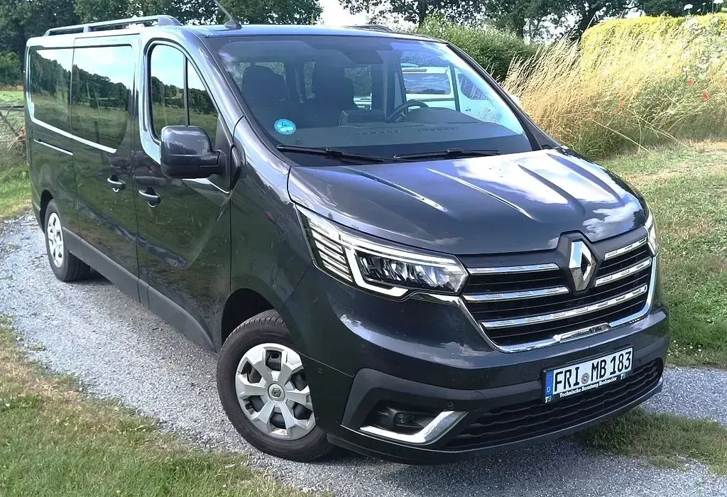 Gebraucht Renault Trafic 150 PS (110 kW) 2023 Schwarz Van / Kleinbus