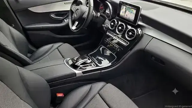 Gebraucht Mercedes C180 Avantgarde 156 PS (114 kW) 2018 Schwarz Limousine