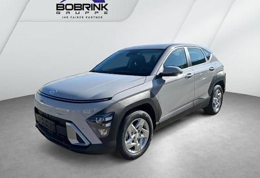 Neu Hyundai Kona Select 150 PS (110 kW) 2026 Grau SUV