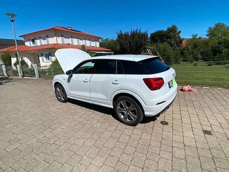 Gebraucht Audi Q2 Design 150 PS (110 kW) 2020 Weiß SUV