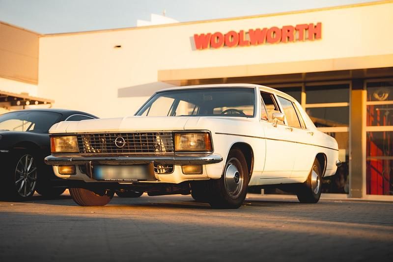 Weiß Gebraucht 1977 Opel Diplomat Limousine | 19.000 € - Bild 1/4