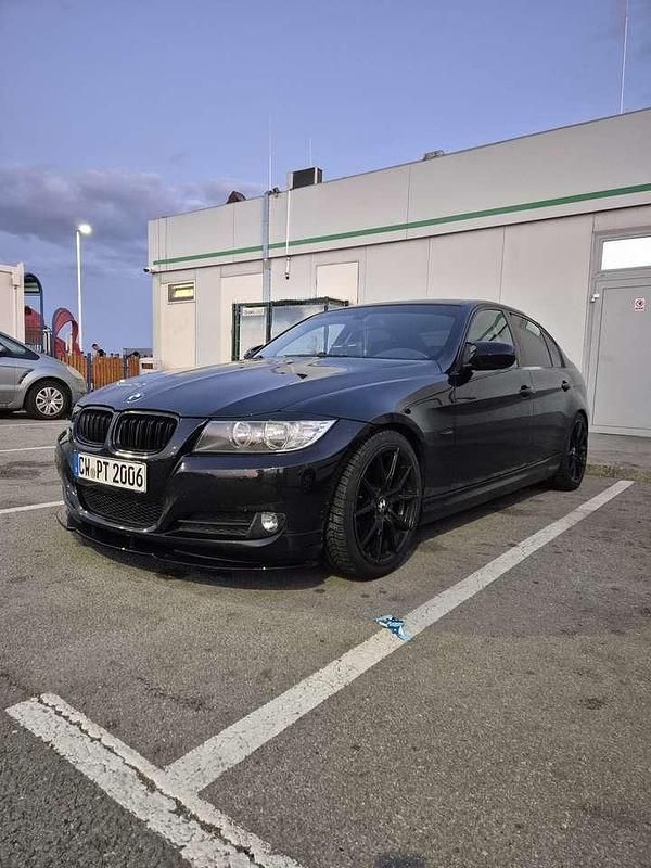 Gebraucht BMW 318 143 PS (105 kW) 2009 Limousine