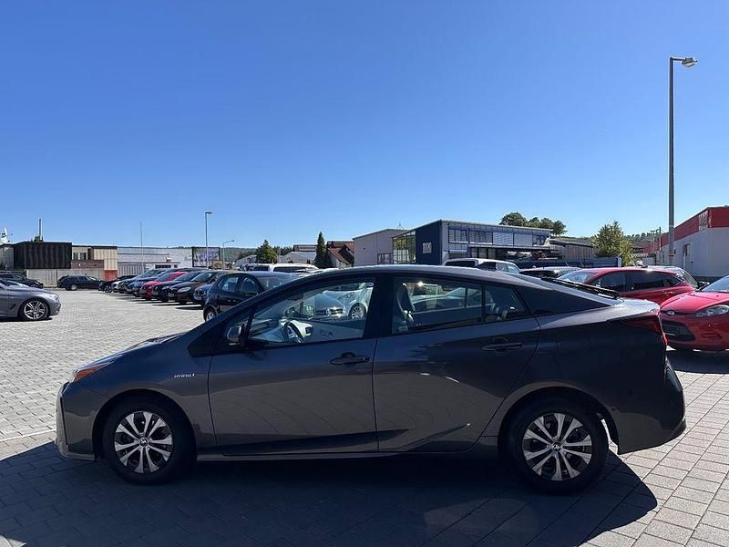 Gebraucht Toyota Prius Executive 98 PS (72 kW) 2021 Grau Kleinwagen