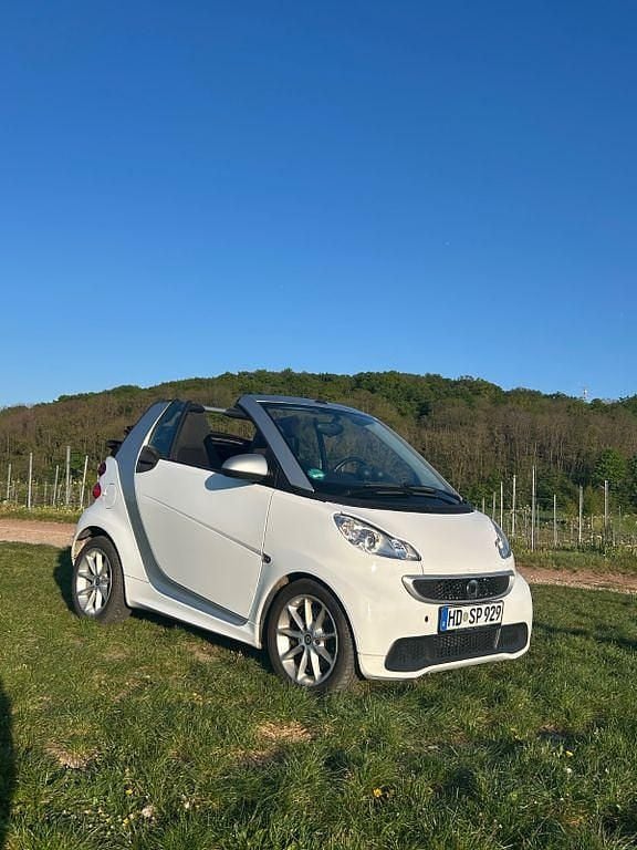 Gebraucht Smart ForTwo Cabrio 71 PS (52 kW) 2014 Weiß Cabrio