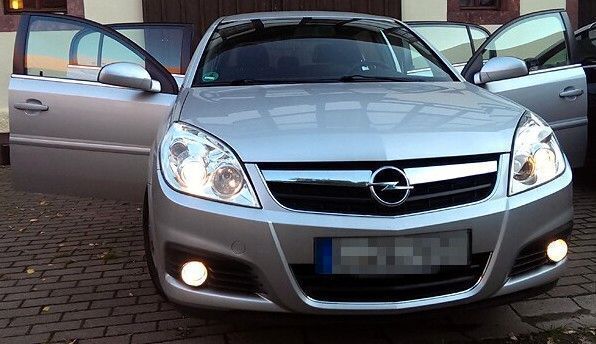 Silber Gebraucht 2006 Opel Signum Kombi | 7.999 € - Bild 1/4