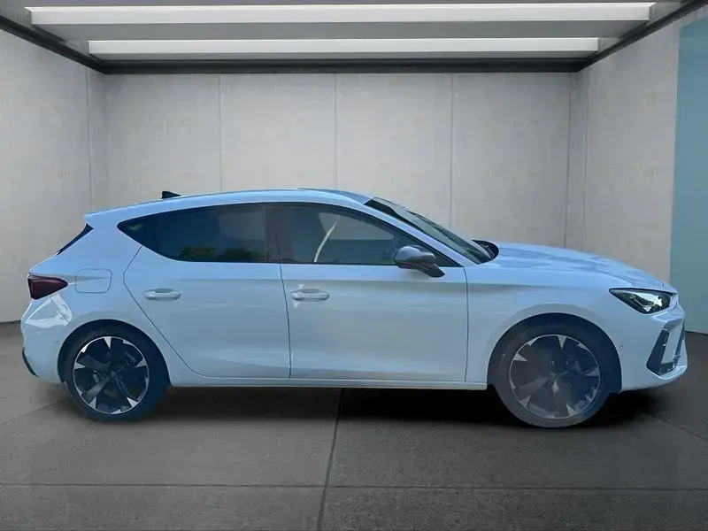 Gebraucht Cupra Leon 150 PS (110 kW) 2025 Weiß Kleinwagen